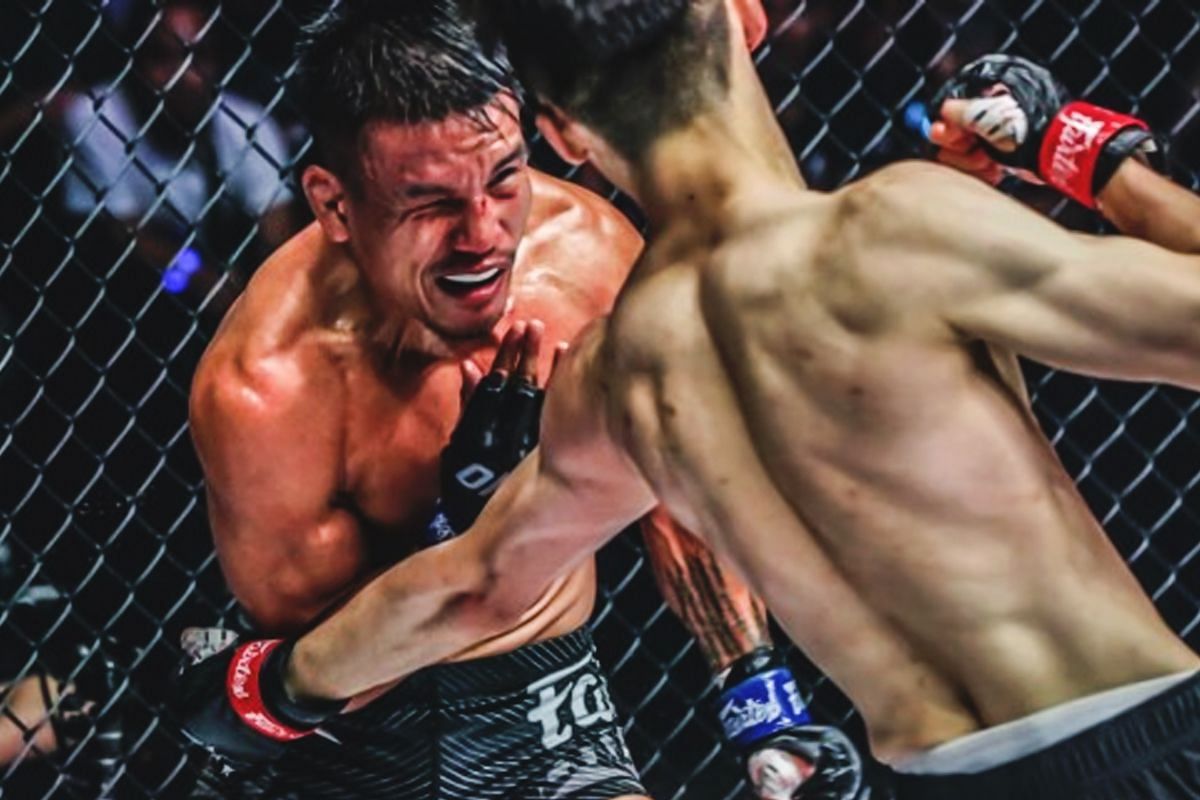 WATCH: South Korean knockout merchant Kwon Won Il&rsquo;s hair-raising KO finish of Mark Abelardo in Singapore -- Photo by ONE Championship