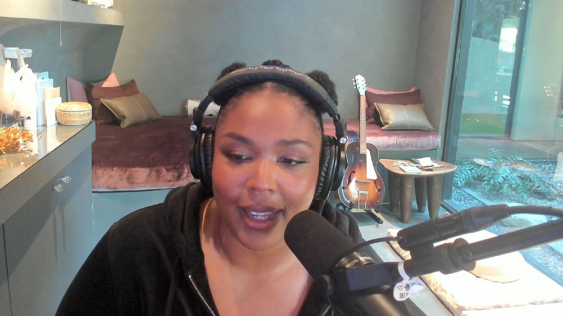 Kai Cenat welcomes Lizzo to Twitch on her debut stream (Image via Lizzobetwitchin/Twitch)