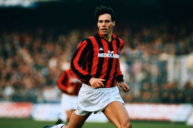 "A player like him comes along every 50 or 100 years" - When Marco van Basten picked between Lionel Messi and Cristiano Ronaldo