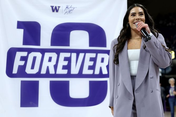 Kelsey Plum rocks all-black leather pants in 'Lil variety' post amid increasing trade buzz