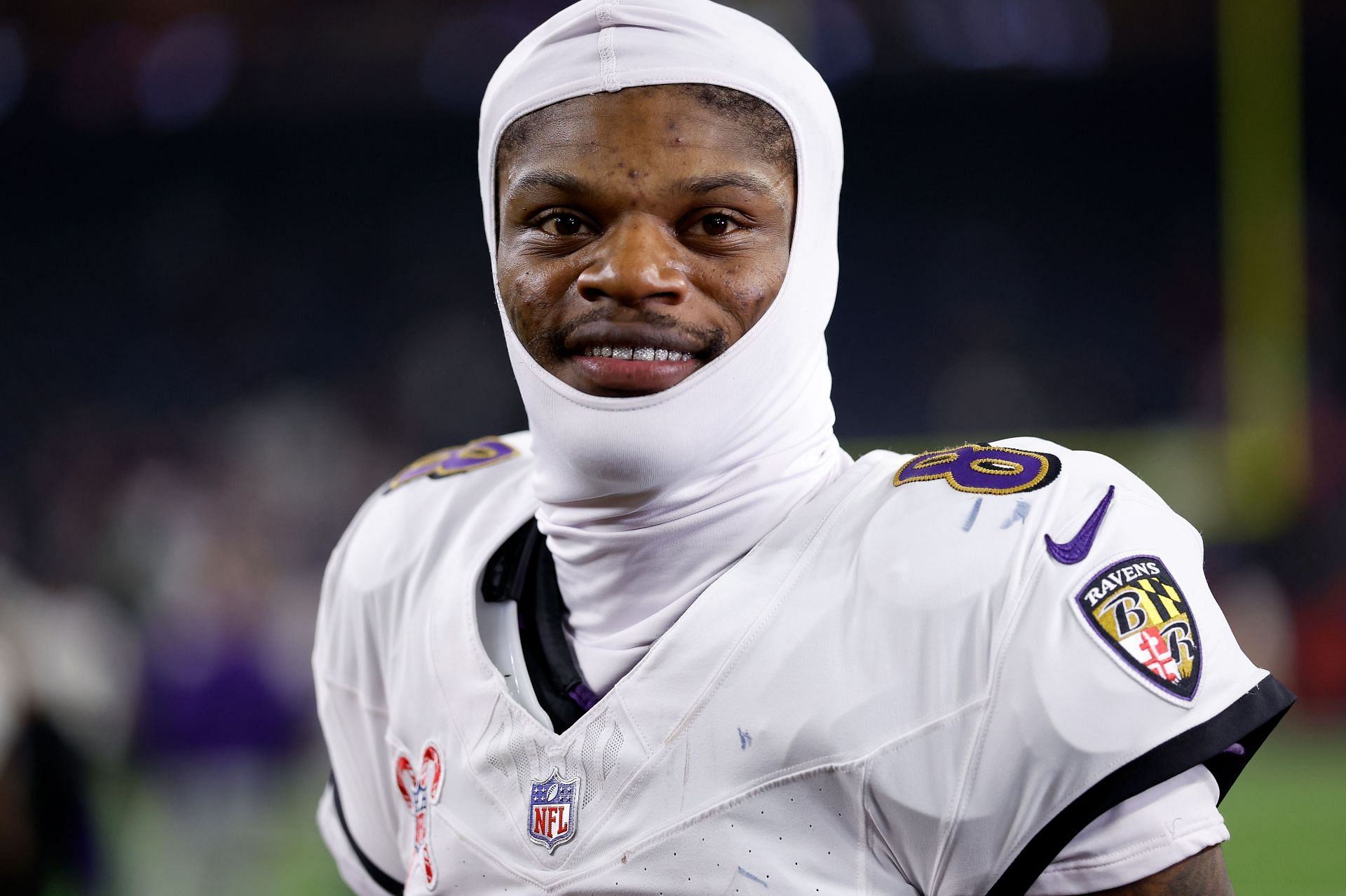 QB rankings are led by Ravens star Lamar Jackson (Image via Getty)