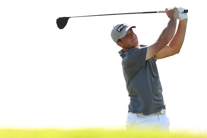 Viktor Hovland confirms he will tee off at The Sentry despite injury: "It's the best toe you can break"