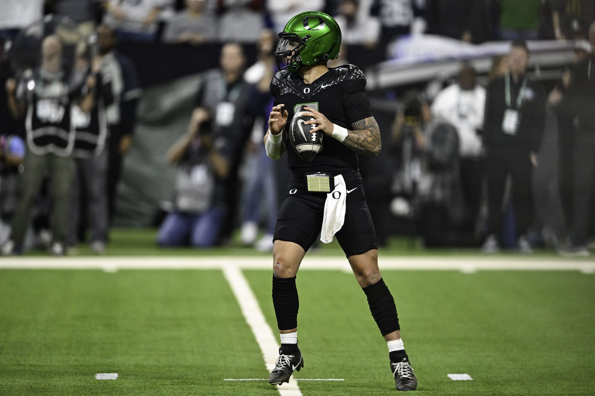 Oregon Ducks QB Dillon Gabriel - Source: Getty