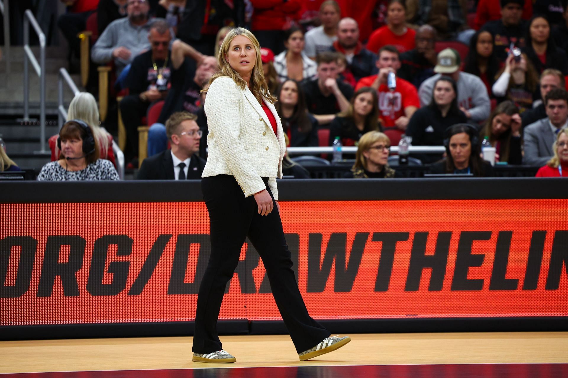 Dani Busboom Kelly on the sidelines at 2024 Division I Women&#039;s Volleyball Championship - Source: Getty