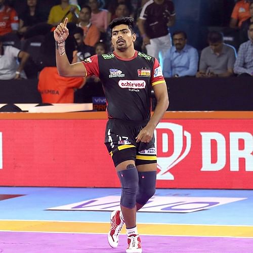 Pawan Sehrawat playing for Bengaluru Bulls (Image via PKL)