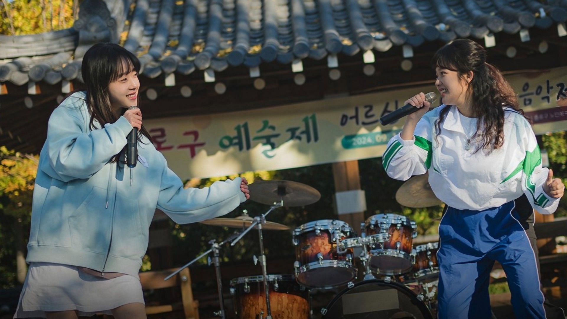 Ha-na and Mal-soon perform together in Who Is She (Image via Instagram/@kbsdrama)