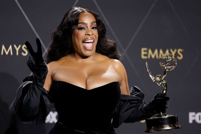 Niecy Nash breaks down in tears saying an arsonist suspected of starting LA wildfires has been caught in her neighborhood