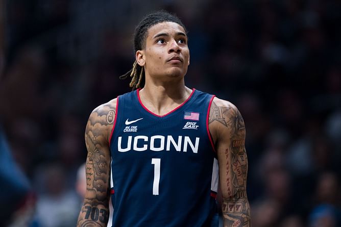 "A certified sniper", "An absolute microwave": Fans go crazy over Solo Ball as UConn star goes off on DePaul with 7 threes