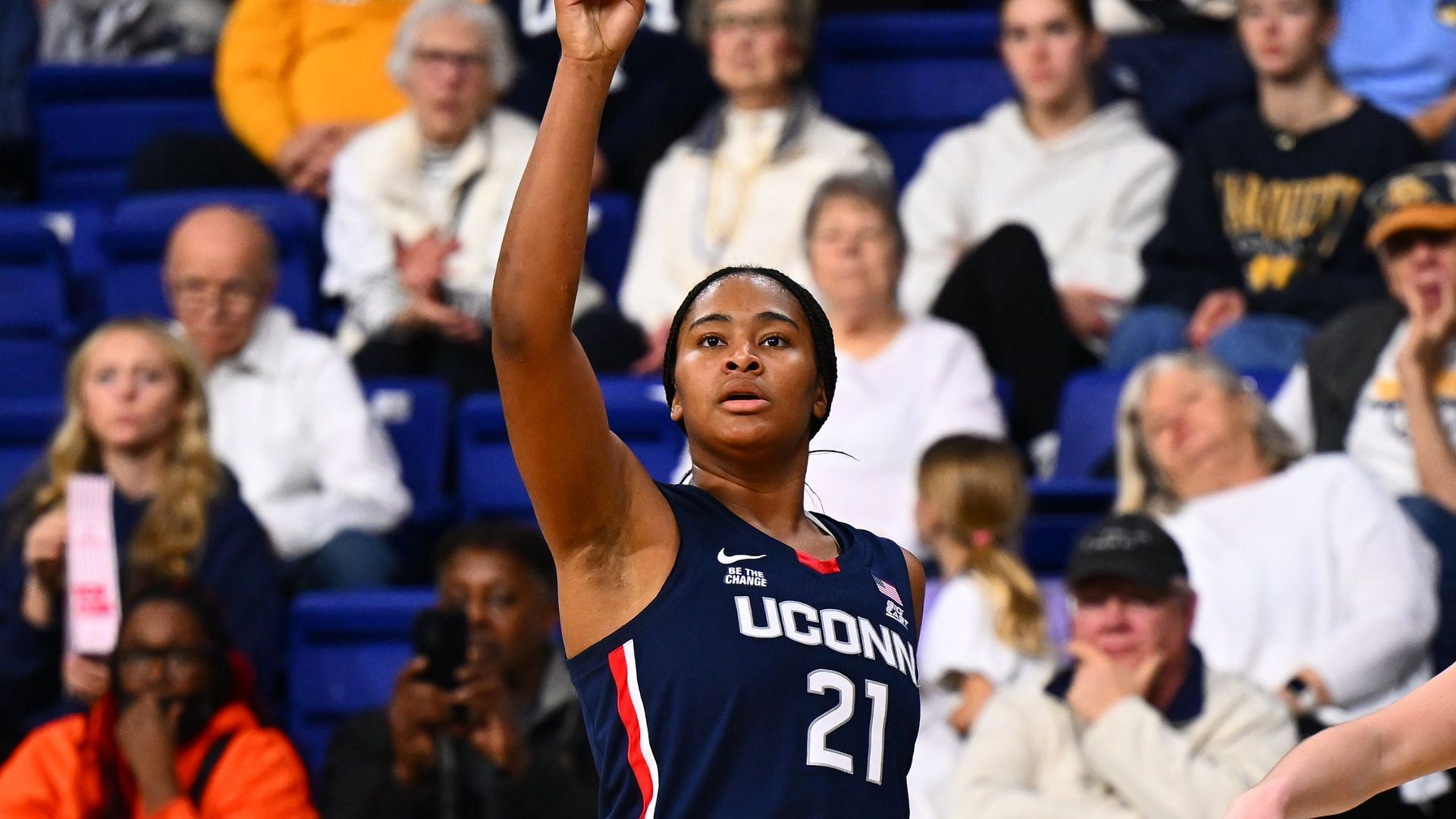 Sarah Strong taking a shot during a UConn game. - Source: @UConnWBB on X