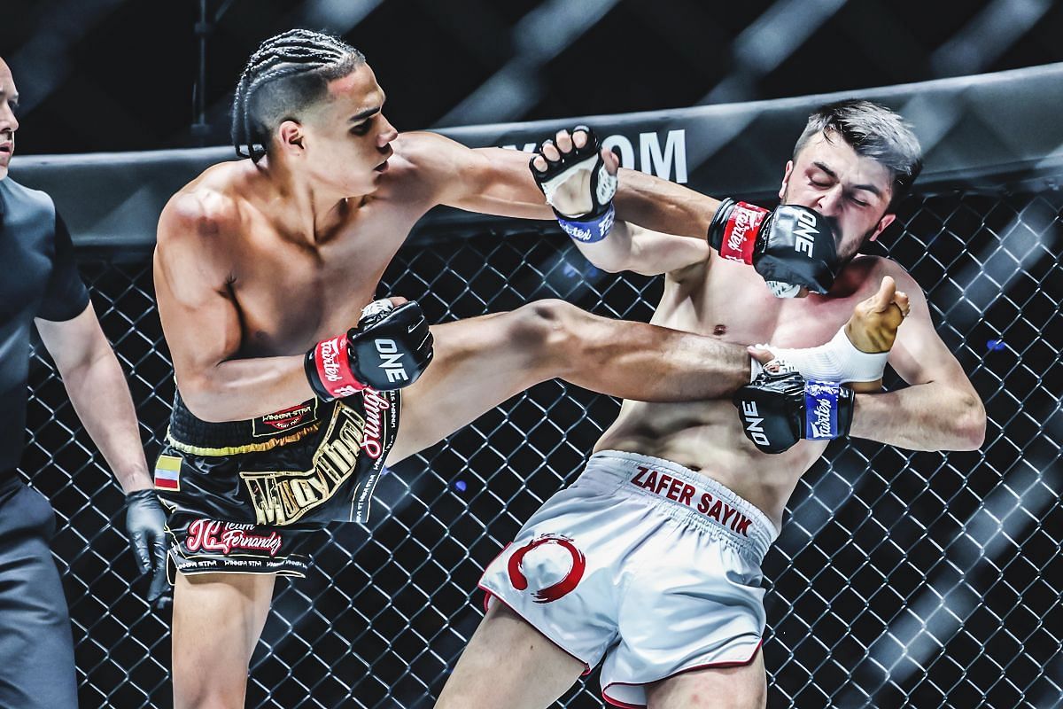 WATCH: Colombian phenom Johan Estupinan lands a perfect laser of a counter against Zafer Sayik in Bangkok showdown -- Photo by ONE Championship