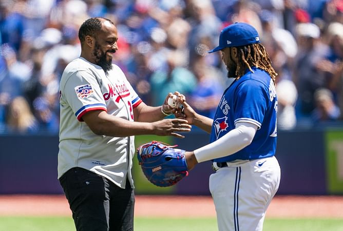 Vladimir Guerrero Jr.'s MLB HOFer father makes feelings known on Blue Jays superstar's philanthropic endeavor