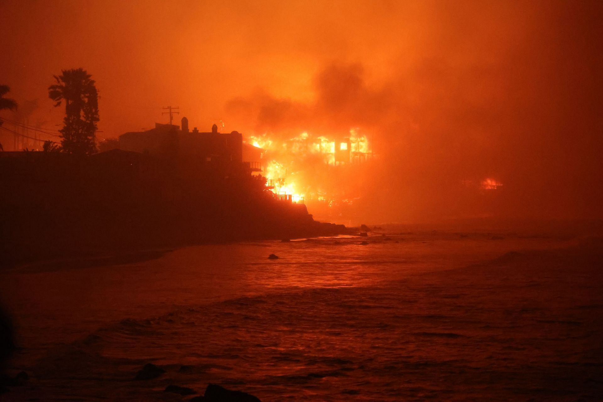 Firefighters continue battling Palisades fire in Los Angeles as flames rage out of control - Source: Getty