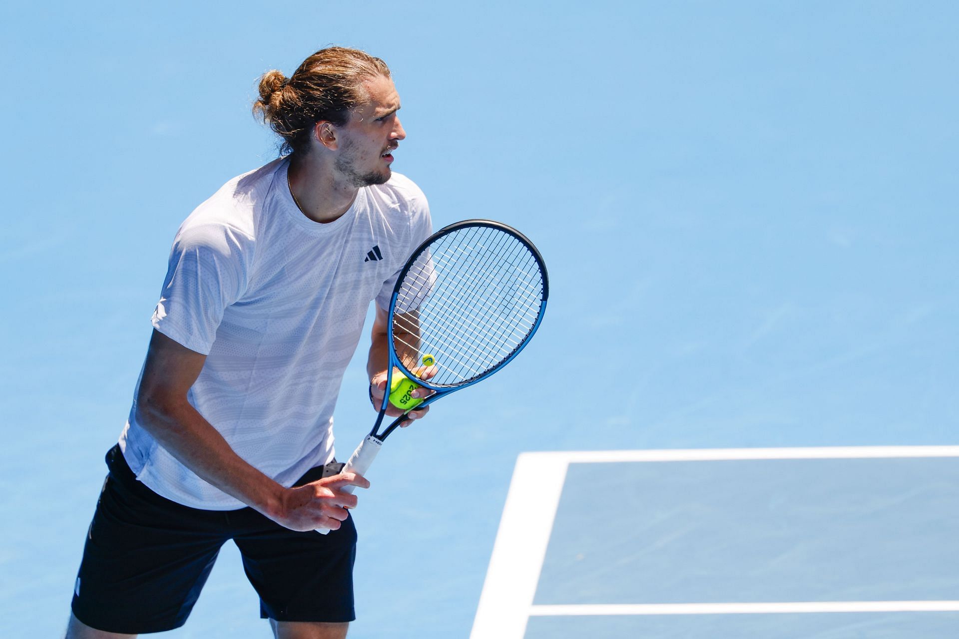 Alexander Zverev practices at Rod Laver Arena (Source: Getty)