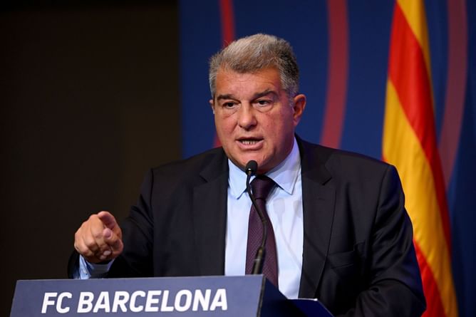 Barcelona planning to offer superstar forward a contract renewal offer this year: Reports