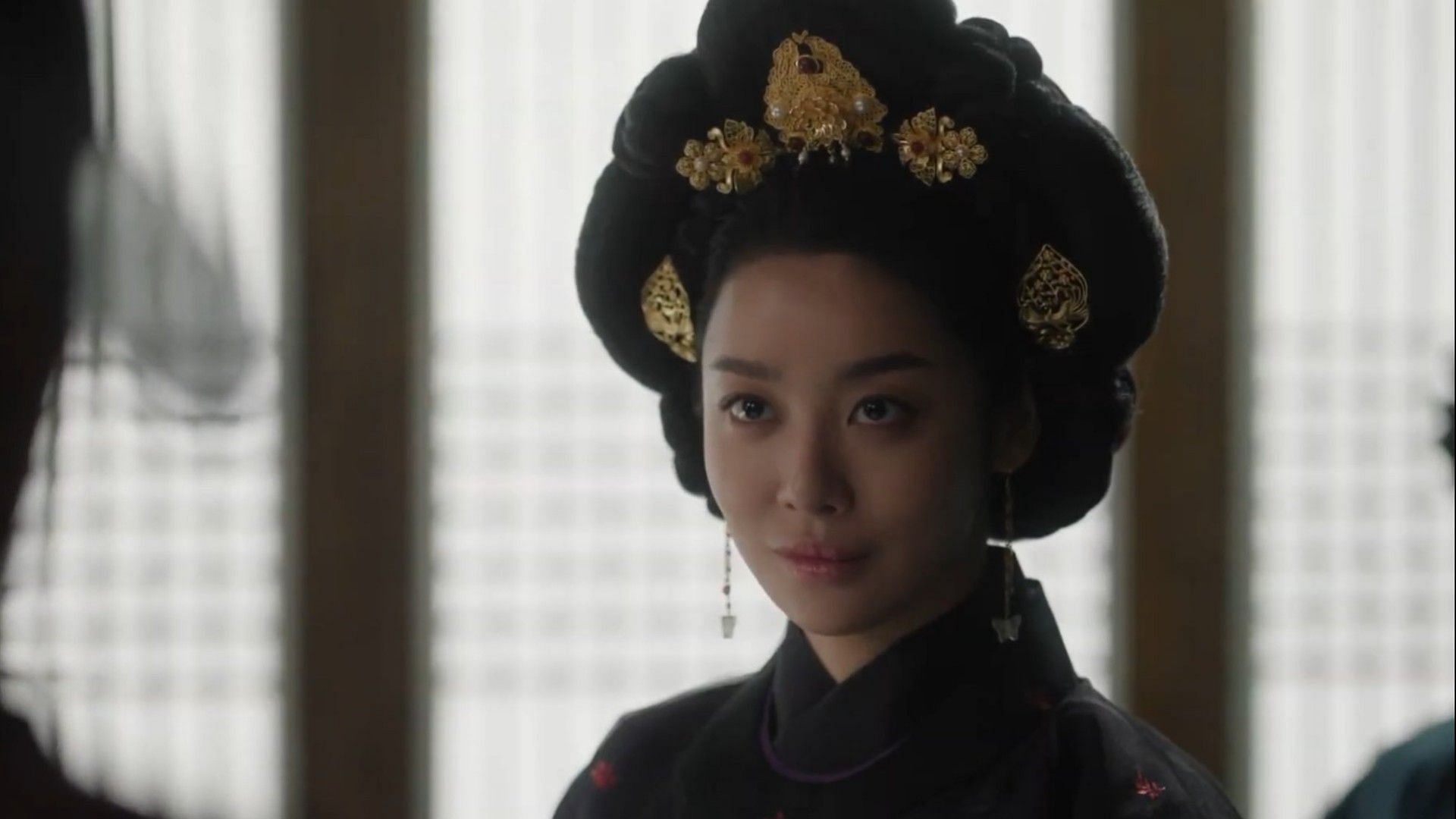 A still from The Queen Who Crowns (Image via Viki)