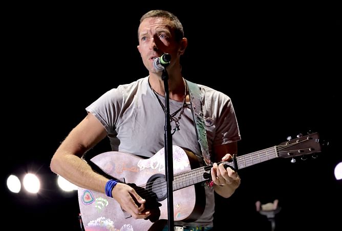 "Brining performance activism to new heights": Debate ensues as internet reacts to Chris Martin apologizing for colonialism in India