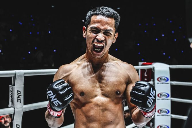 Thai megastar Superbon elevated to undisputed ONE featherweight kickboxing world champion