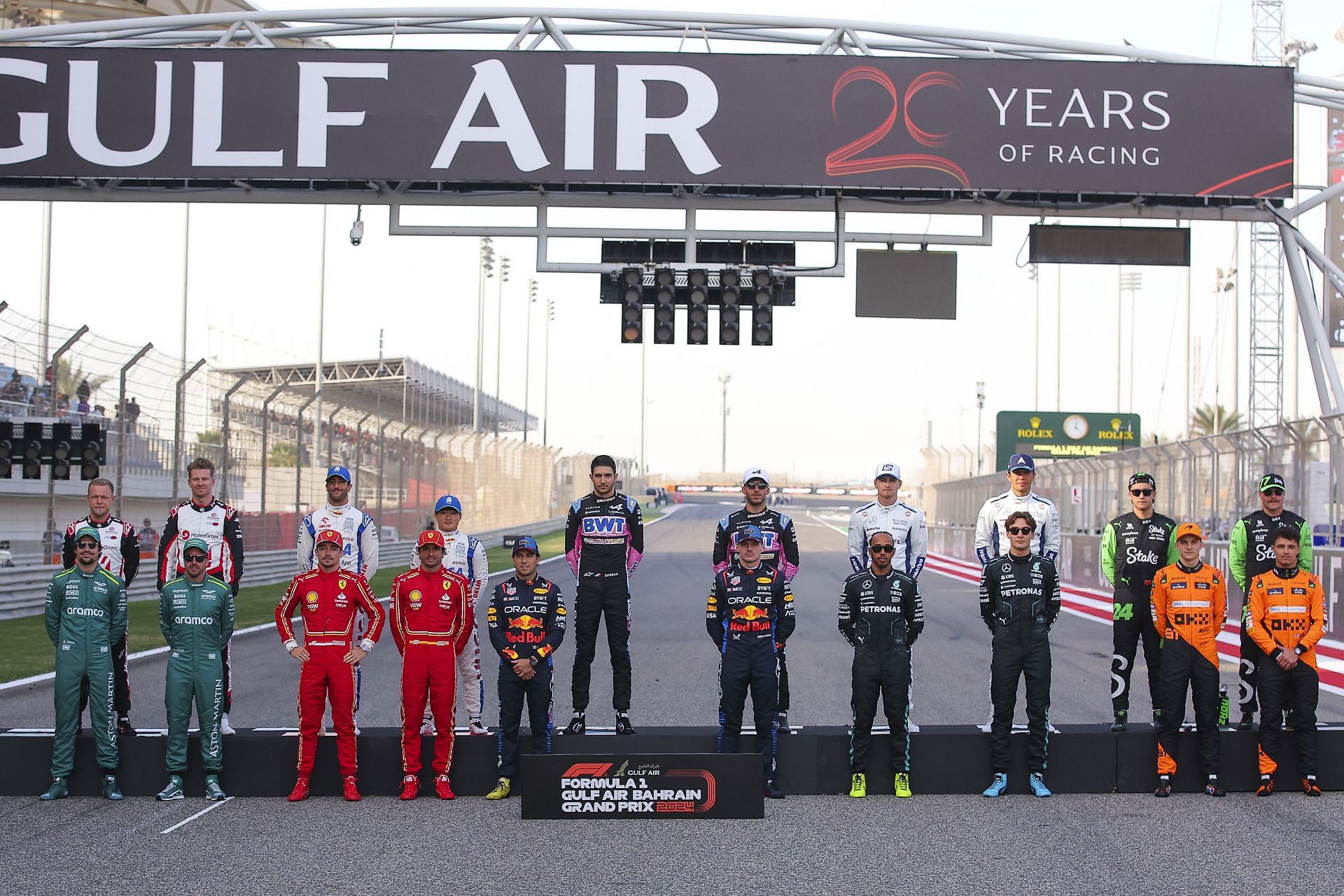 The F1 Drivers of 2024 pose for a photo prior to the F1 Grand Prix of Bahrain - Source: Getty