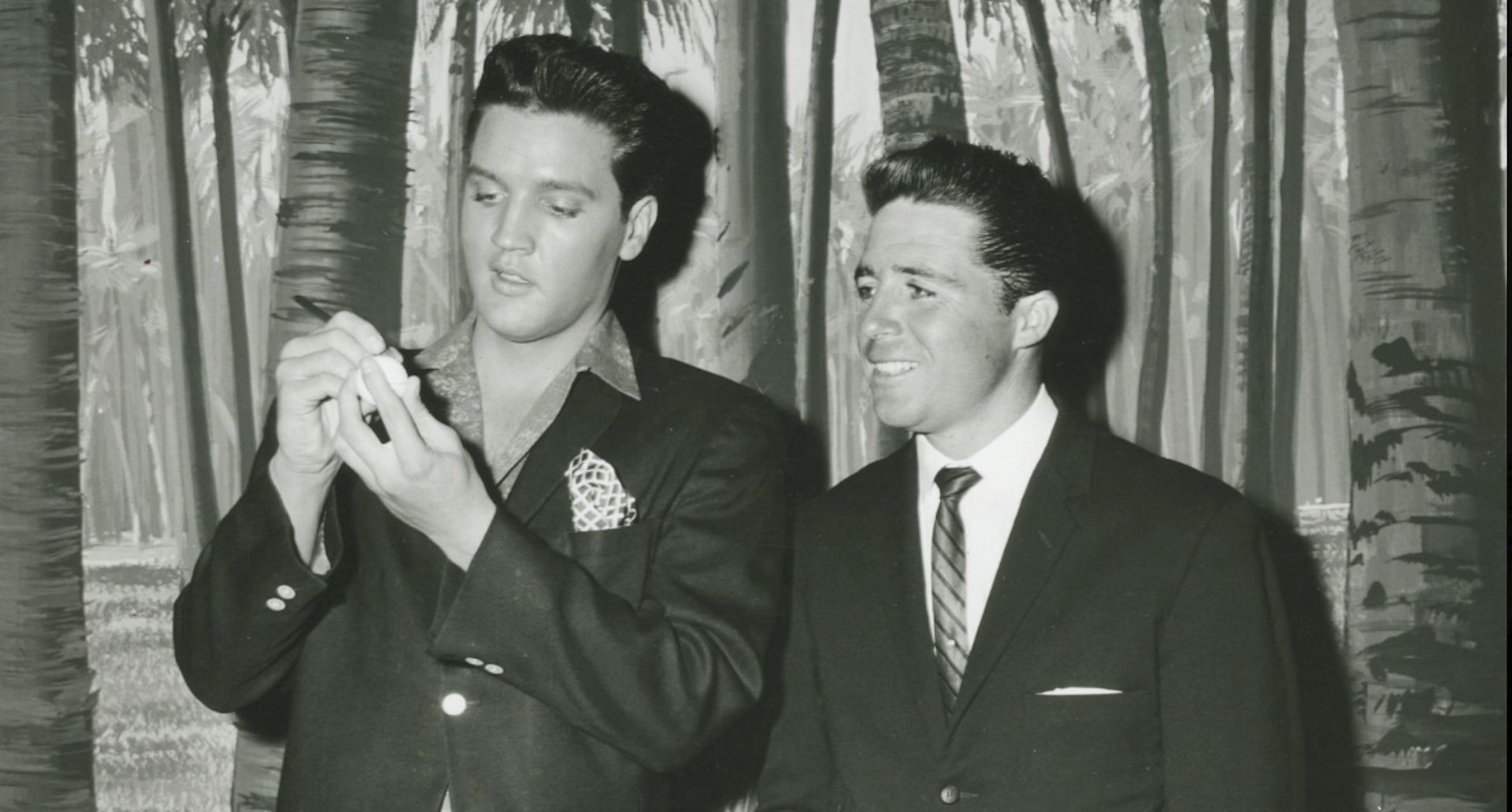 Gary Player and Elvis Presley (Image via X @garyplayer)