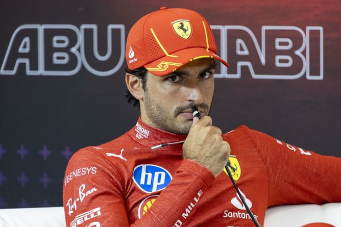 F1 legend drops one-word reaction to Ferrari's final farewell to Carlos Sainz