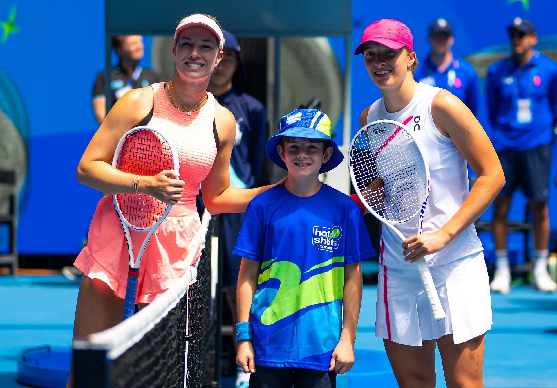 Danielle Collins and Iga Swiatek at the Australian Open 2024. (Photo: Getty)