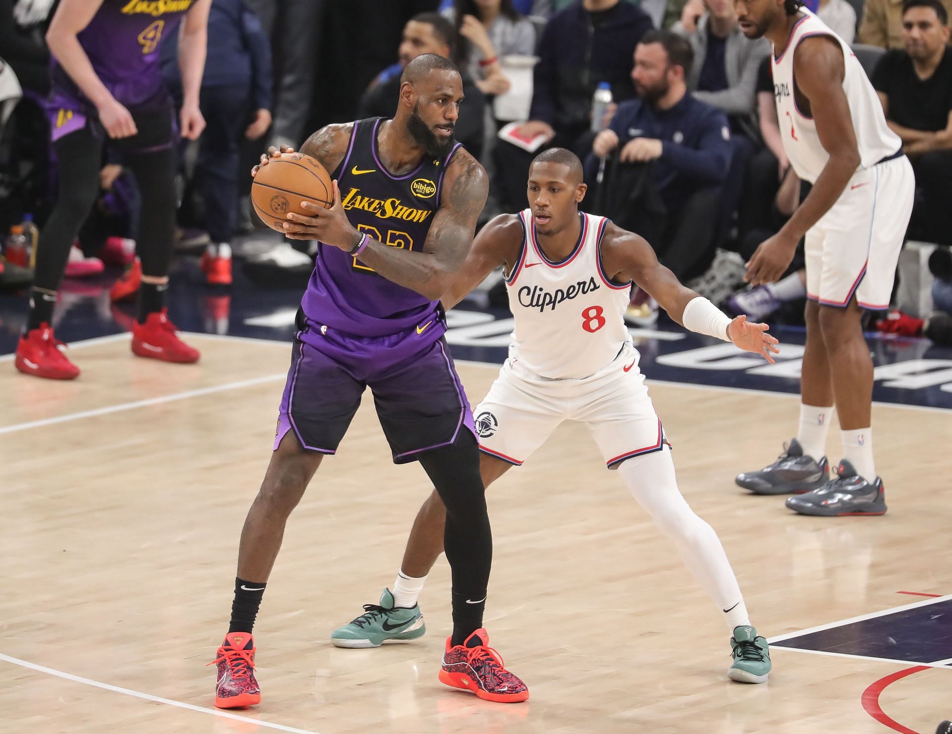 The LA teams face an uphill task to qualify for the Playoffs. (Credits: Getty)