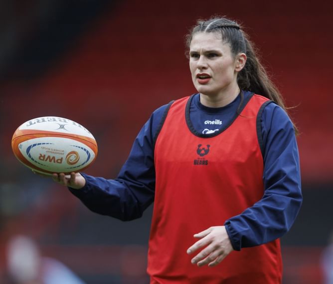 Ilona Maher sends four-word message as she shares selfie after nose injury