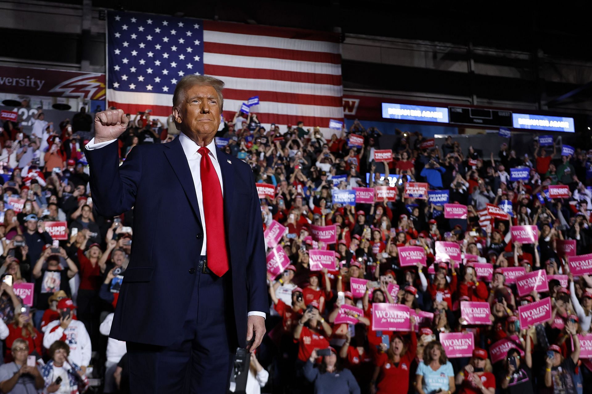 Republican Nominee Donald Trump Campaigns For President Across Pennsylvania - Source: Getty