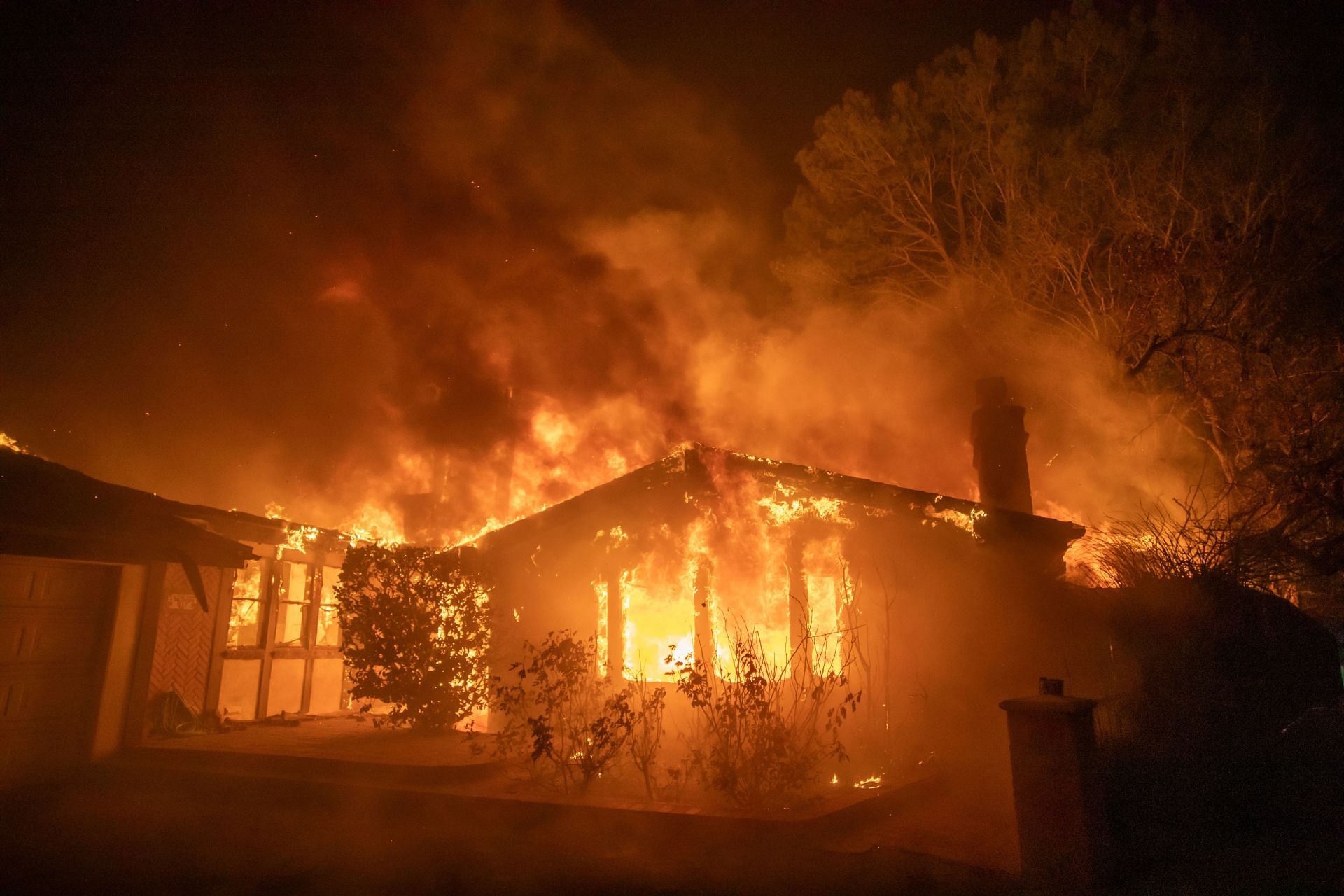 Fires Across Los Angeles Area (Photo by Apu Gomes/Getty Images)