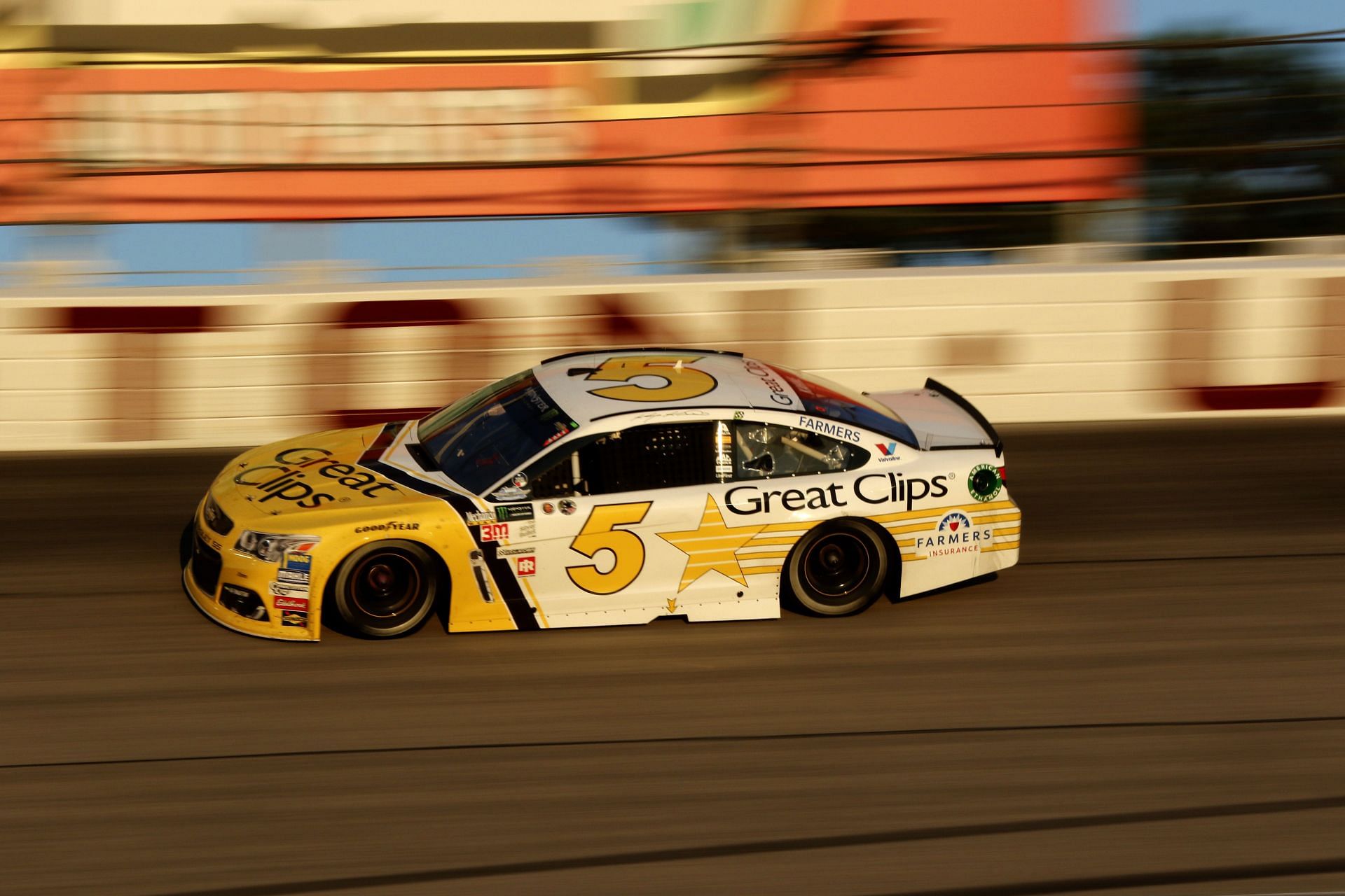 Kasey Kahne (5) Hendrick Motorsports Great Clips Chevrolet SS during the Bojangles Southern 500 - Source: Getty