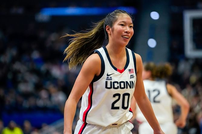 UConn’s Kaitlyn Chen drops 2-word reaction as Brooklyn Nets sign 23-year-old baller