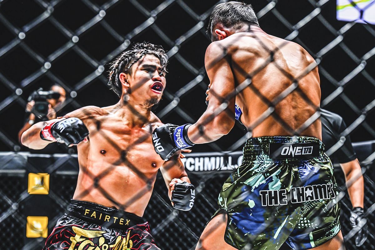 (Left) Suriyanlek Por Yenying added to his highlight-reel finishes at ONE 170.