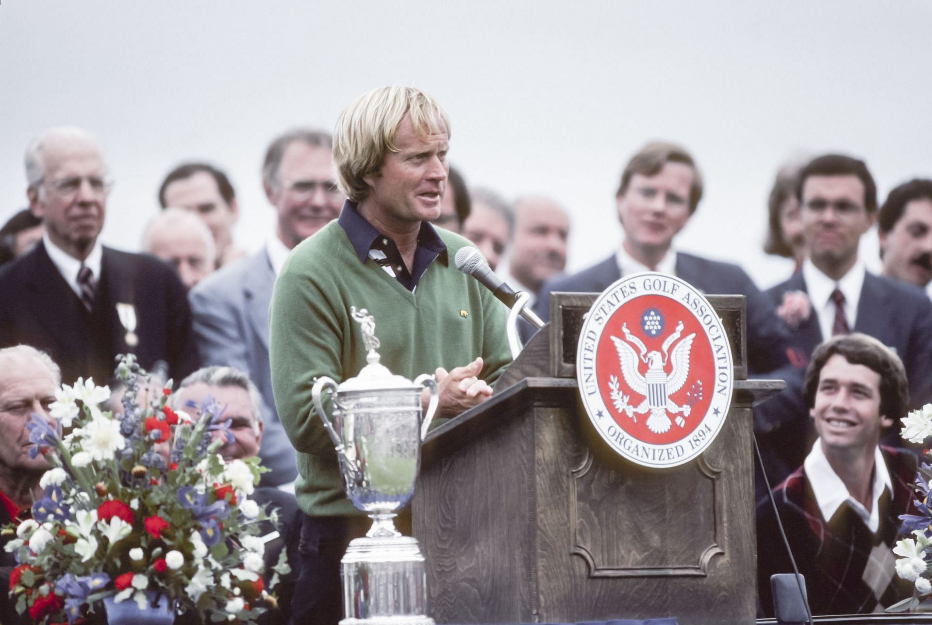 Jack Nicklaus speaks to the crowd following his second-place finish in the 1982 US Open on June 20, 1982 in Pebble Beach, California - Source: Getty