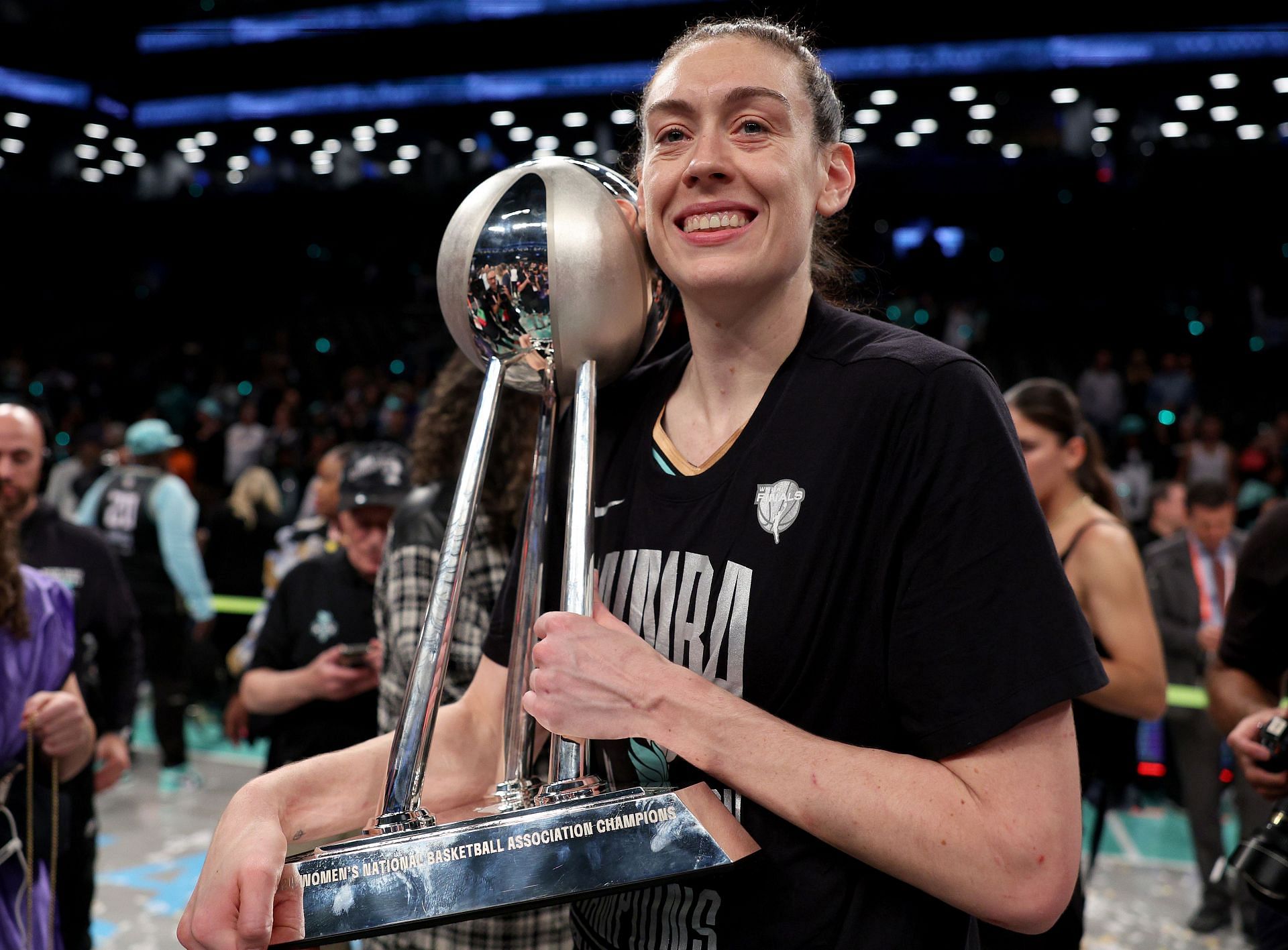 Breanna Stewart Contract