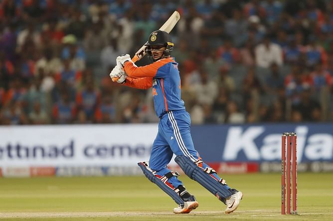 England bowler strikes in his first over to dismiss Abhishek Sharma for 29 in IND vs ENG 2025 4th T20I [Watch]