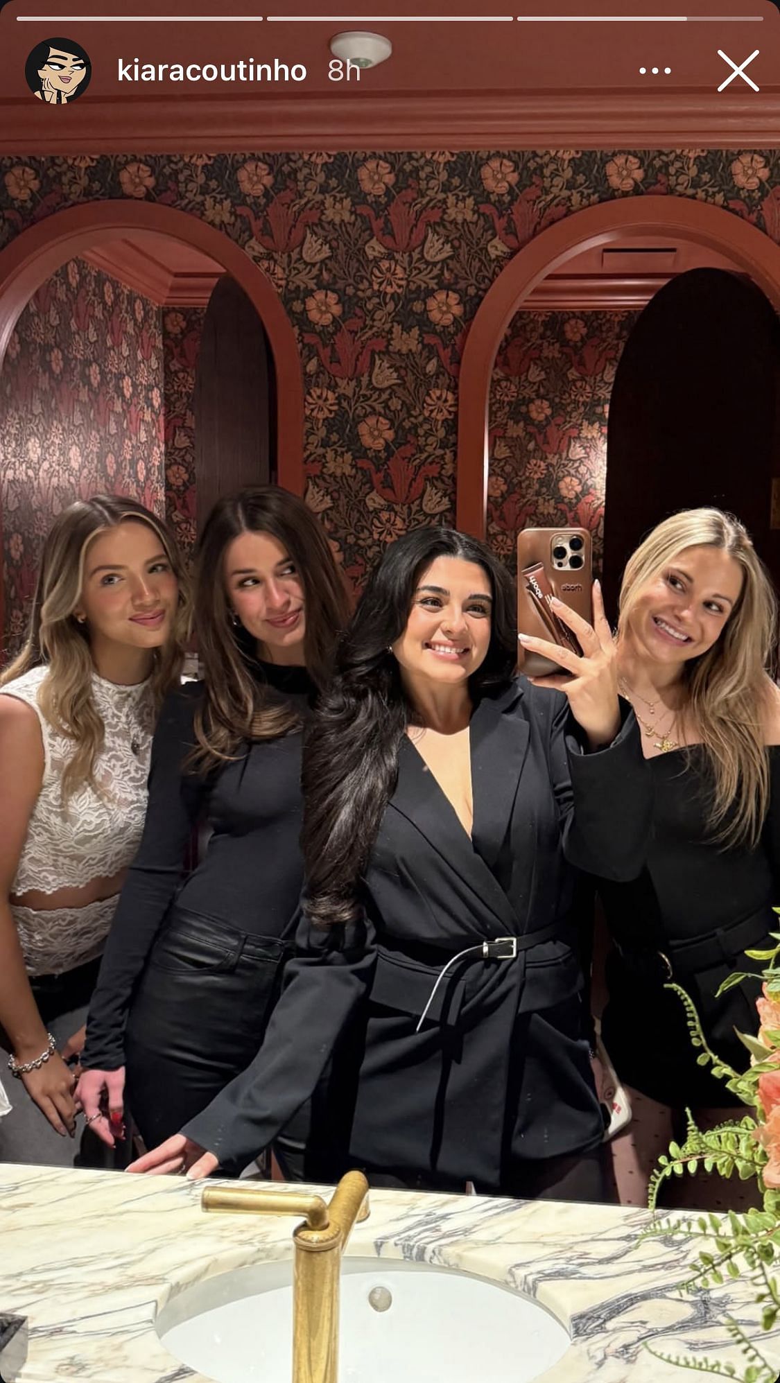 Claire Gransee and her friends at a girls&#039; night out - image via IG/@kiaracoutinho