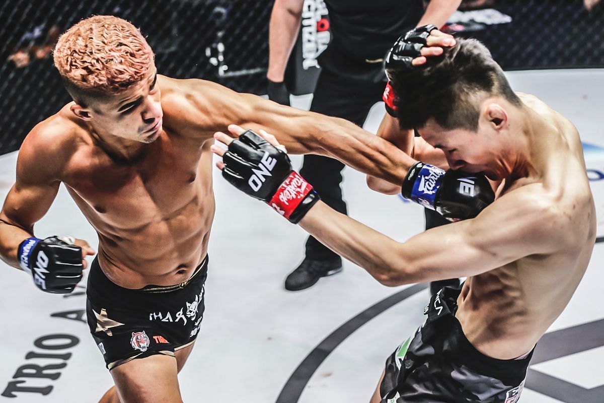 Fabricio Andrade fighting Kwon Won Il in June 2022. [Photo via: ONE Championship]