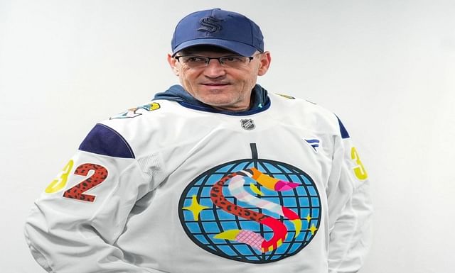 HC Dan Bylsma on modelling in Seattle Kraken pride jersey - Image source: Seattle Kraken X post