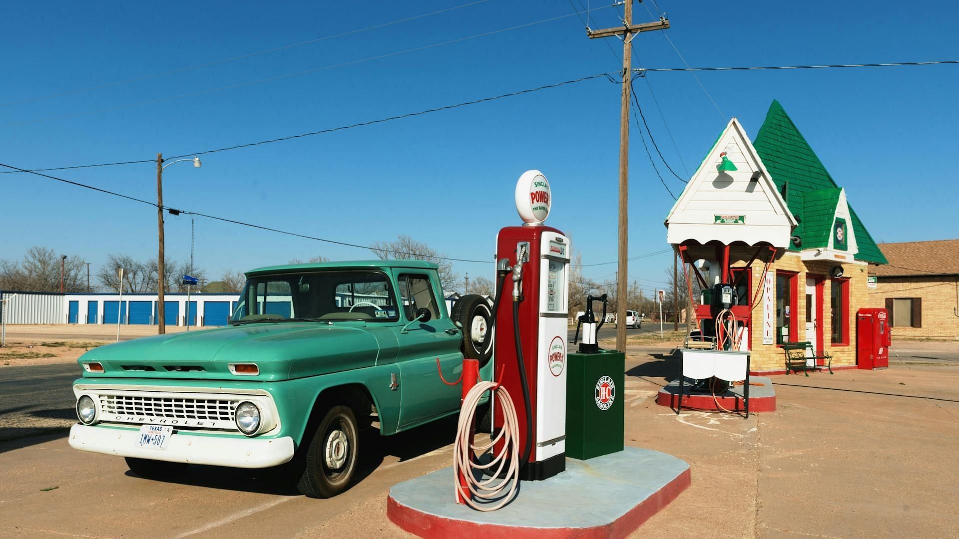 A woman&#039;s pickup truck was stopped who shared a similar resemblance to Mary (Image via Pexels)