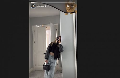 Nelly Korda posts mirror selfie on Instagram (Image via instagram@nellykorda)