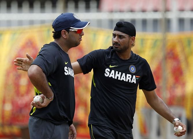 When Harbhajan Singh & Yuvraj Singh hilariously teased Salman Khan about Vivek Oberoi in Dus Ka Dum episode [Watch]