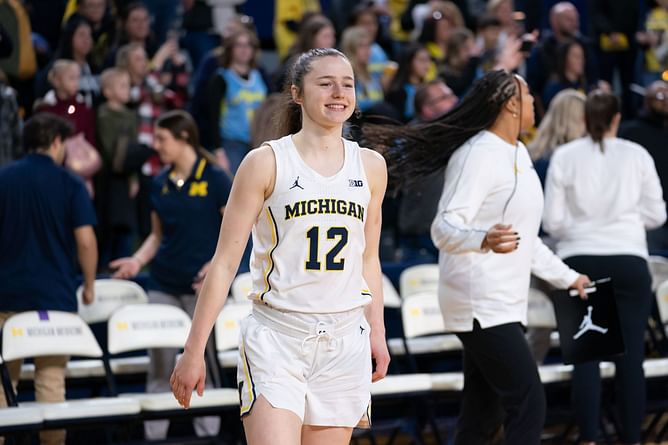 "She is going to be a problem in the next few years": Fans show love to Syla Swords' masterclass vs UCLA and South Carolina