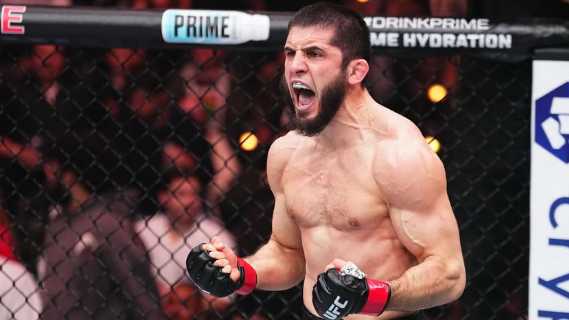 UFC coach highlights why Islam Makhachev is so good at submissions [Image courtesy of @islam_makhachev on Instagram]