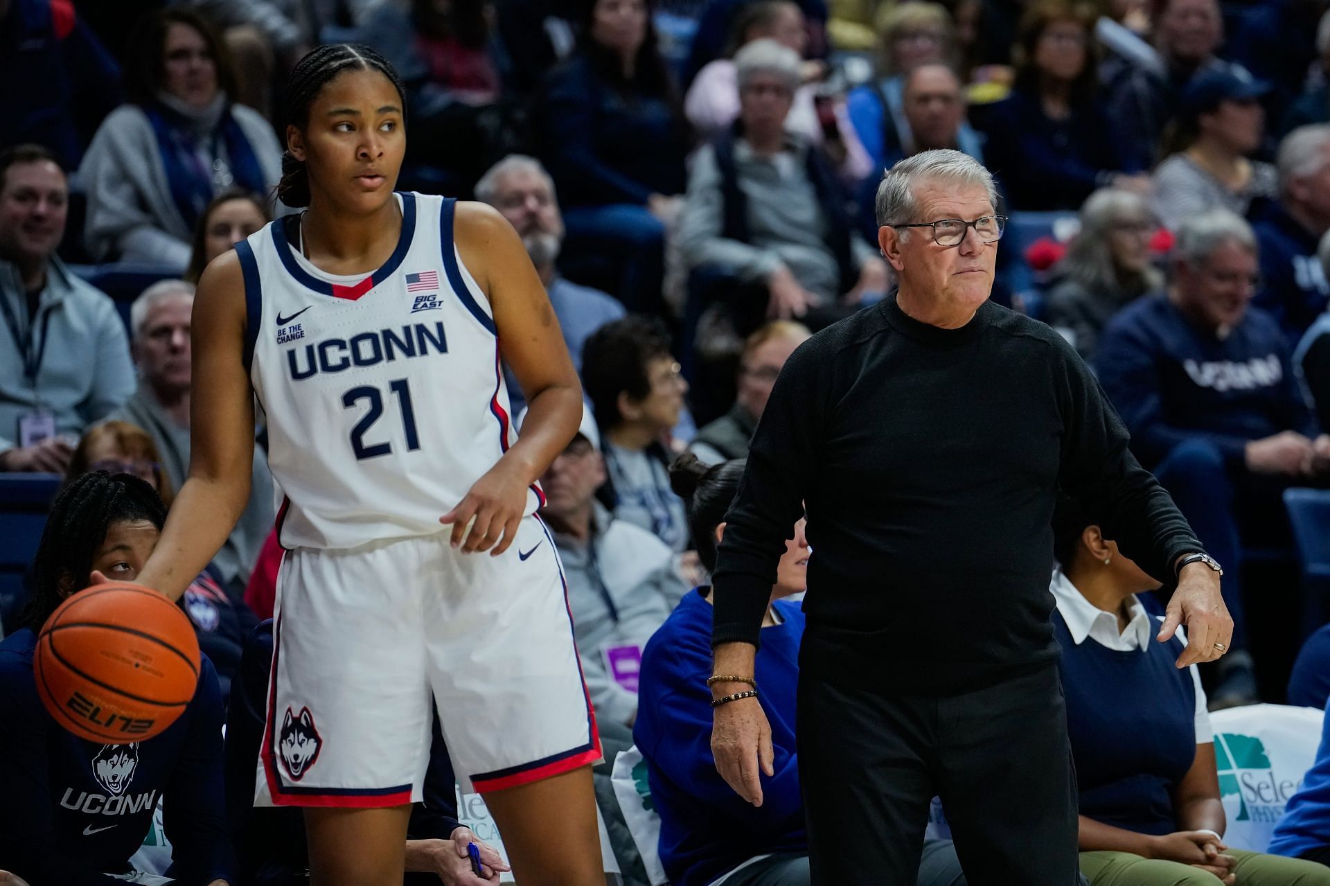 Sarah Strong (#21) and head coach Geno Auriemma of the UConn Huskies play against the Villanova Wildcats at the Harry A. Gampel Pavilion on January 22, 2025 in Storrs, Connecticut. Photo: Getty