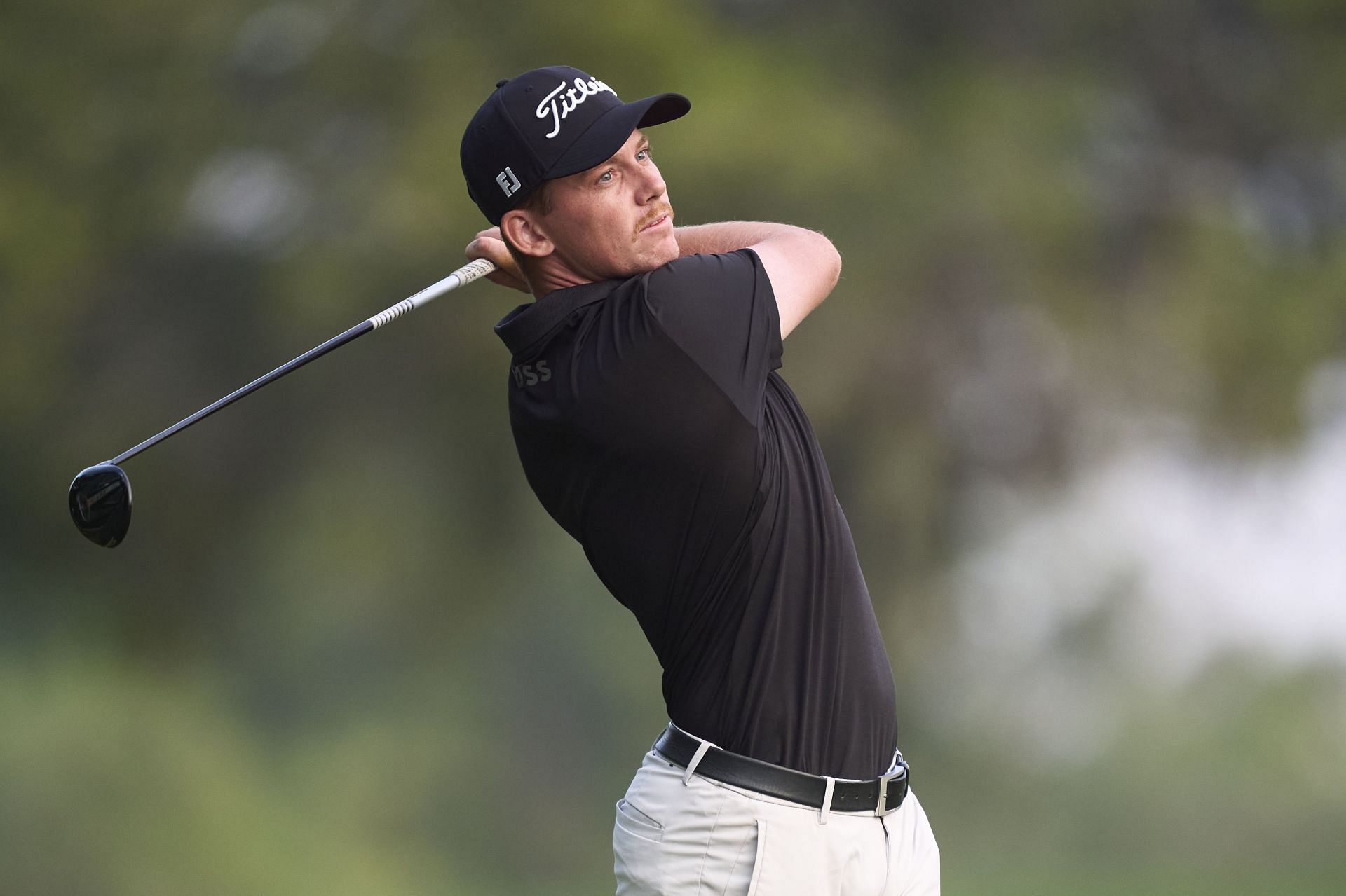 Daniel Hillier leads the 2025 Hero Dubai Desert Classic after round 3 (Image via Getty).