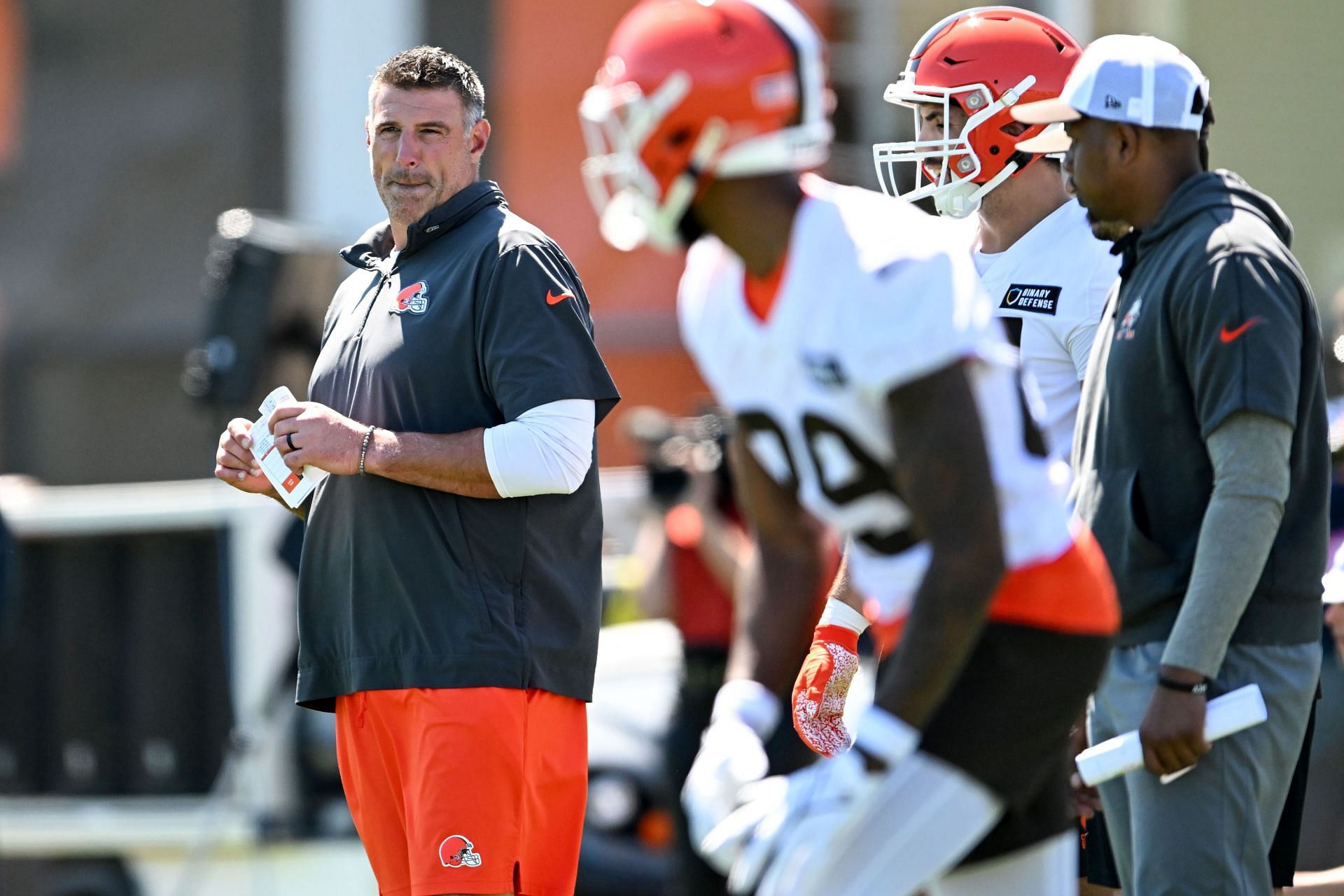 Mike Vrabel at Cleveland Browns OTA Offseason Workouts - Source: Getty