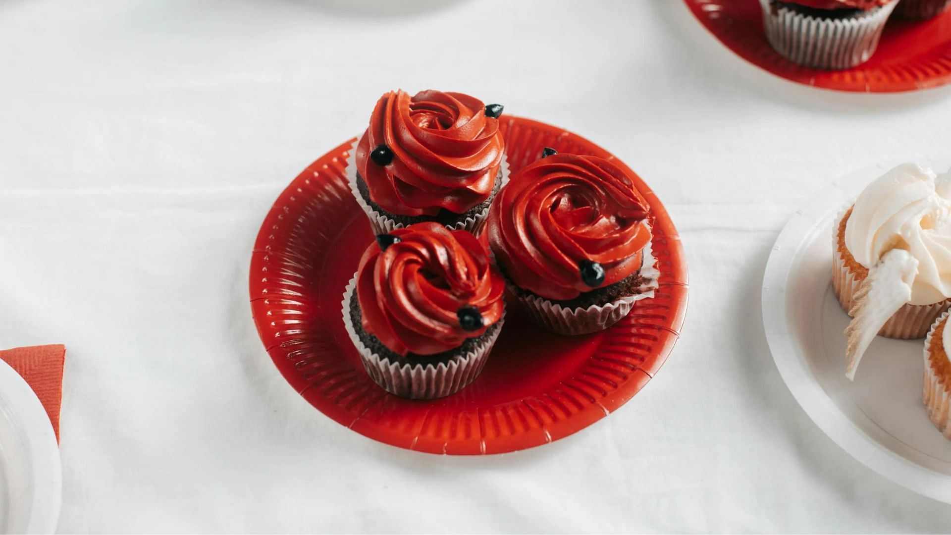 FD&amp;C Red No. 3 is also found in cupcakes and frostings (Image via Pexels)