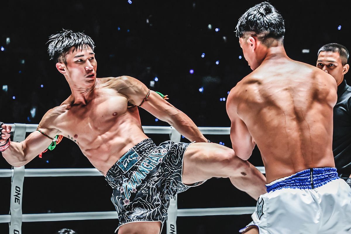 Tawanchai (left), Superbon (right) [Photo via ONE Championship]