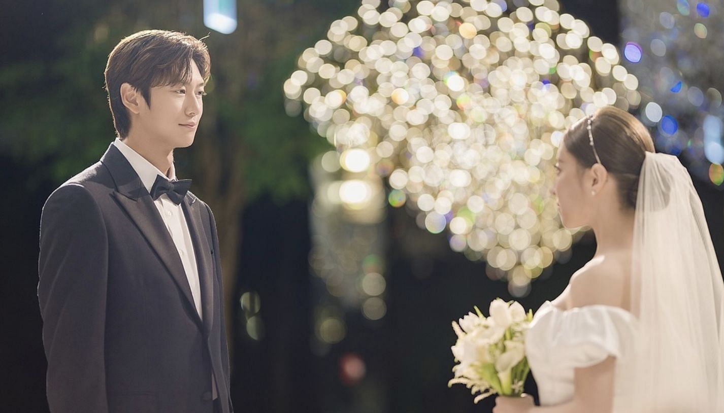 Kang-hee imagines getting married to Yeon-soo in Motel California(Image via @mbcdrama_now/Instagram)