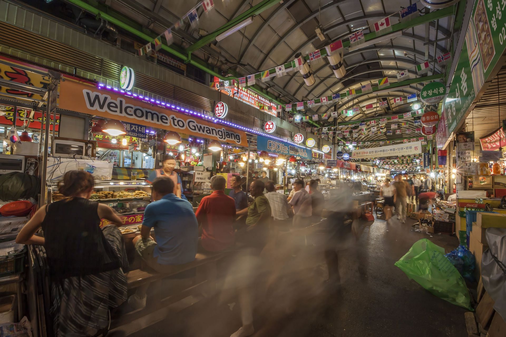 Gwangjang Market (Image via Getty)